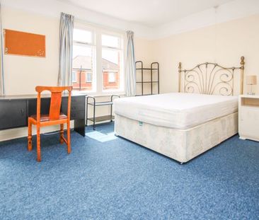 Latimer Road, Bournemouth - Photo 2