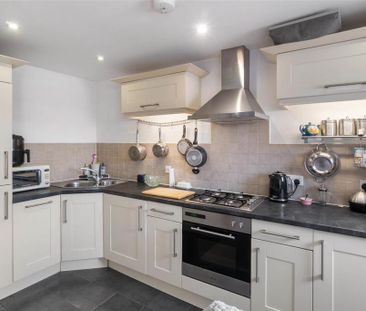 2 bedroom apartment to rent - Photo 5