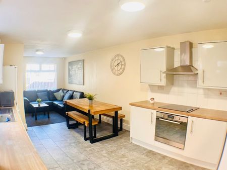 6 Bed Terraced House, Lidderdale Road, L15 - Photo 4