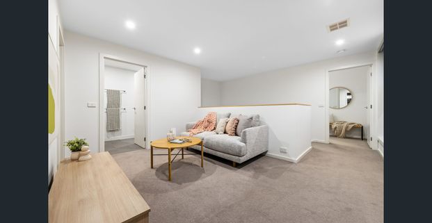 A Contemporary Residence for Effortless Living - Photo 1