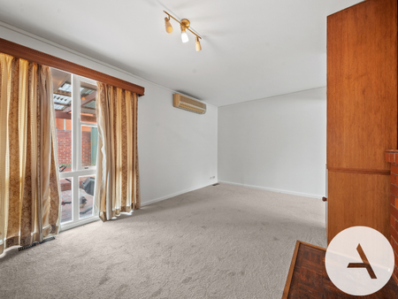 135 Theodore Street, Curtin ACT 2605 - House For Rent | Domain - Photo 3