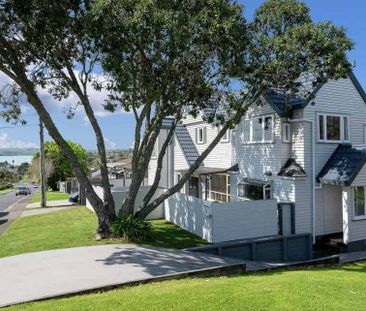 Four bedrooms plus Study in MacLean's Zone - Photo 1