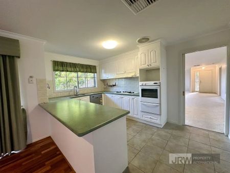 “Spacious 4 bedroom family home” - Photo 4