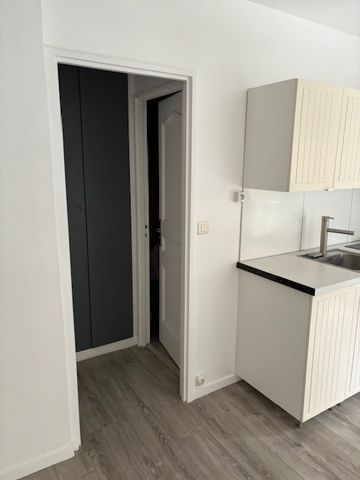 Location Appartement 1 pièce 21m² ST MAUR DES FOSSES 94210 - Photo 5