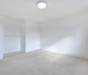 For Lease - 976 Raintree Lane, Mississauga, Ontario - Photo 5