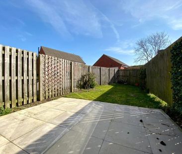 3 bedroom end of terrace house to rent - Photo 1