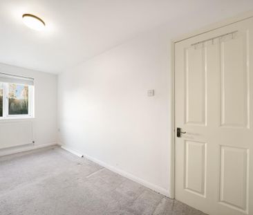 4 bedroom terraced house to rent - Photo 2