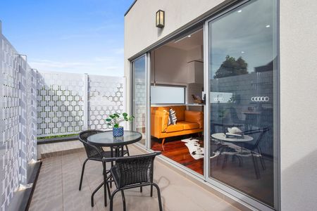 8/5 Queen Street, Essendon VIC 3040 - Photo 2