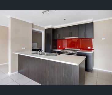 1 Lorne Terrace, Flora Hill, Vic 3550 - Photo 2