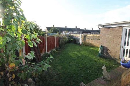 Birklands Drive, Sheffield, S13 - Photo 2