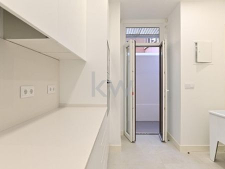 2 room luxury Flat for rent in Lisbon, Portugal - Photo 2