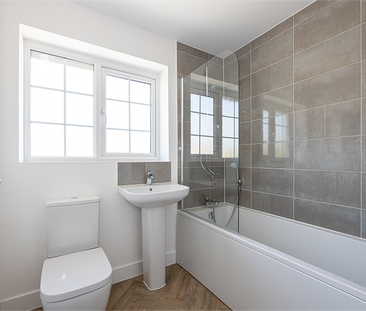 3 bedroom semi-detached house to rent - Photo 4