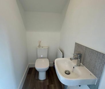3 bedroom semi-detached house to rent - Photo 1