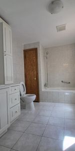 Ville Saint-Laurent: Grand duplex de 5 1/2 disponible à l'étage supérieur. - Photo 4