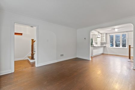 For Lease - 40 Scarboro Crescent, Toronto, Ontario - Photo 5