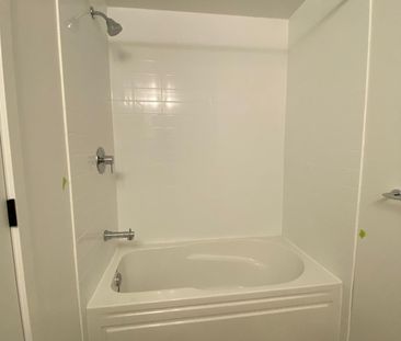 For Lease - 2333 Khalsa Gate Unit# 305, Oakville, Ontario - Photo 4