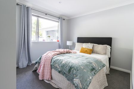 Paraparaumu Beach - 4 Bedrooms - Photo 5
