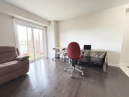 For Lease - 10 Porter Avenue West Avenue Unit# 53, Vaughan, Ontario - Photo 4