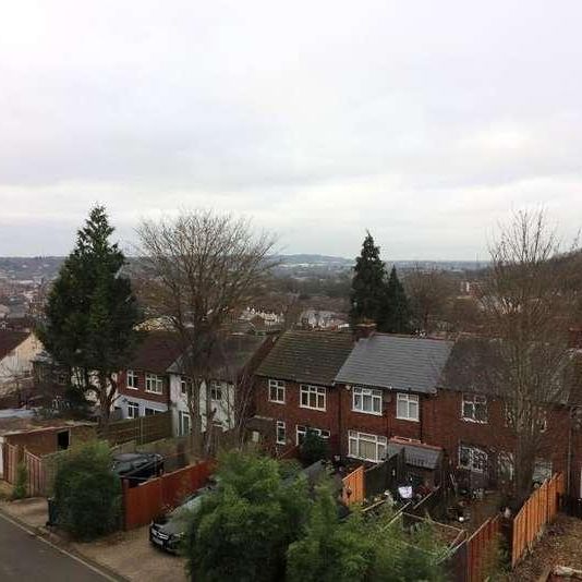 Treetop Close, Luton, Bedfordshire, LU2 - Photo 1