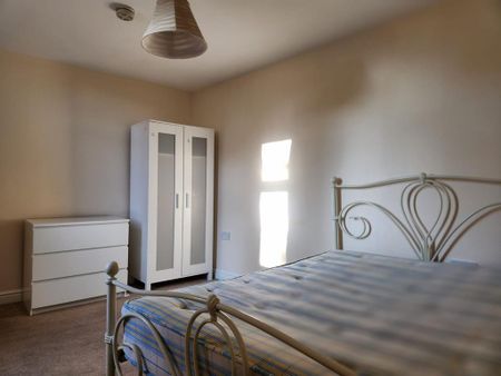 1 bedroom in a house share to rent - Photo 5