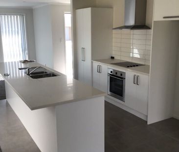 13 Parton Road, Pukekohe - Photo 4