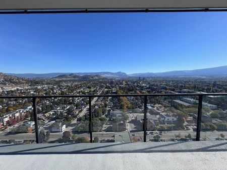 Downtown: 1 bed – SubPenthouse at Bertram - Photo 5