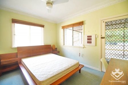 Only wo Bedrooms left, walk to UQ - Photo 4