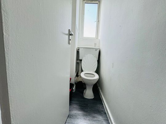 Room in a Shared Flat, Devons Road, E3 - Photo 1