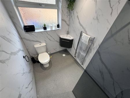 4 bedroom bungalow to rent - Photo 4