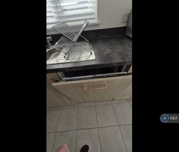 3 bedroom end of terrace house to rent - Photo 6