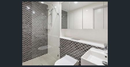 Modern Lighthouse Apartment with Expansive Balcony Views - Photo 4