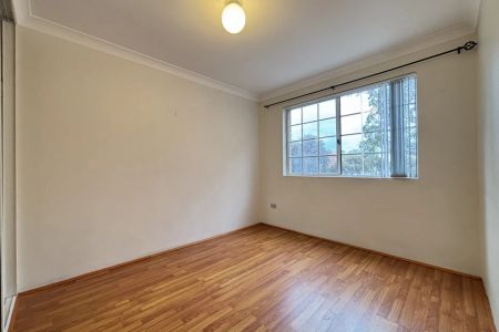 Tightly held complex | Convenient location (Access from Milton Street side) - Photo 3