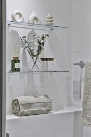 1 bedroom in a flat share to rent - Photo 3