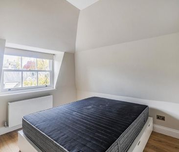 3 bedroom flat to rent - Photo 2
