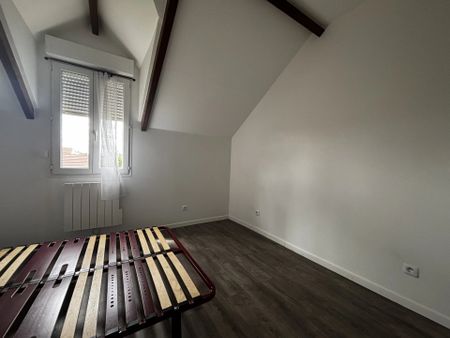 Location Appartement 3 pièces 60m² ROISSY EN BRIE 77680 - Photo 3