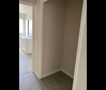 Location Appartement 3 pièces 61 m² Issoudun - Photo 3