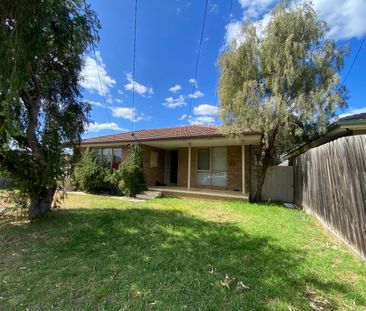 10 Cooroombong Street, Werribee, Vic 3030 - Photo 3