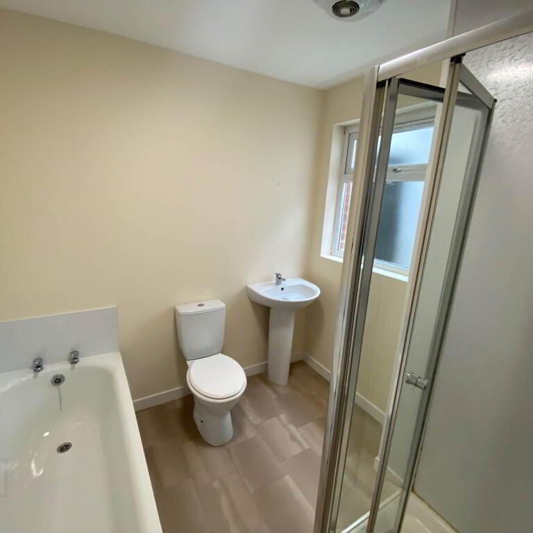 106 My Lady`s Road, Ravenhill, Belfast, BT6 8FB - Photo 1