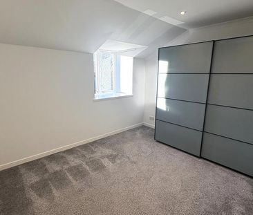 5 bedroom detached house to rent - Photo 2