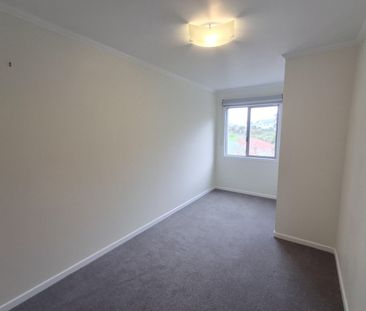 Modern Renovated Townhouse in Popular Hataitai - Photo 5