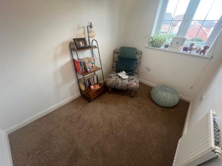 3 bedroom semi-detached house to rent - Photo 2