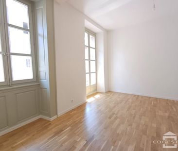 En plein centre ville, appartement de 4.5 pièces au 2ème étage - Photo 2