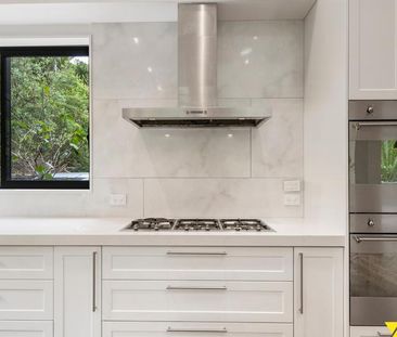 Spacious 4-Bedroom Family Home with Double Garage - Photo 5