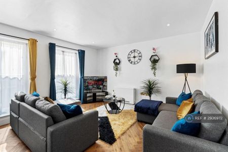 2 bedroom flat to rent - Photo 2