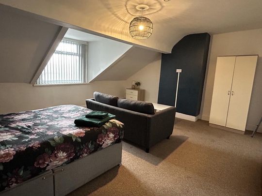 1 bedroom in a house share to rent - Photo 1