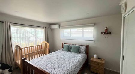 Beautifully nested modern family home - Photo 3