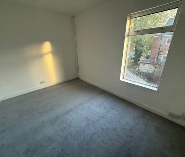 Woodhead Road, Sheffield - Photo 4