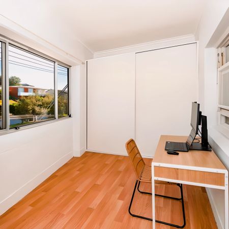 2Bedrooms, 1Bathrooms - Photo 2