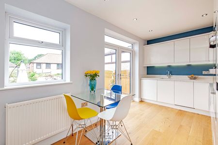 3 Bed Semi-Detached House, The Grove, S35 - Photo 3