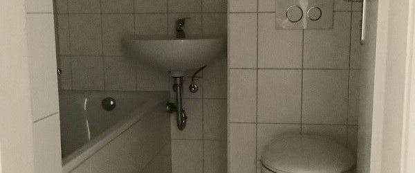 Gelegenheit: komplett renovierte 51 m² Wohnung ( 2 Zimmer) mit Balkon, direkt am HBF, ab sofort - Foto 1